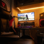 “Ruang kerja gamer profesional dengan PC high-end dan layar besar, ilustrasi pertumbuhan industri game.”